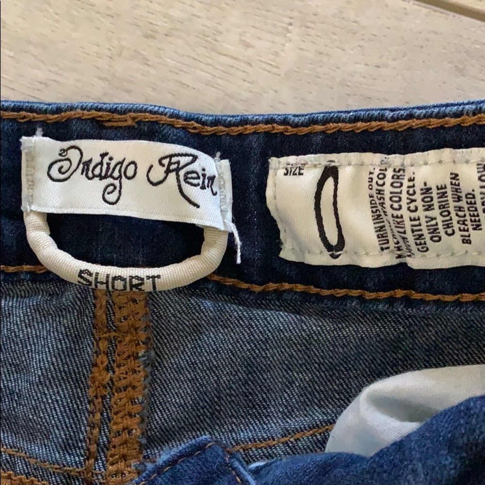 Indigo Rein jean shorts - Picture 2 of 3